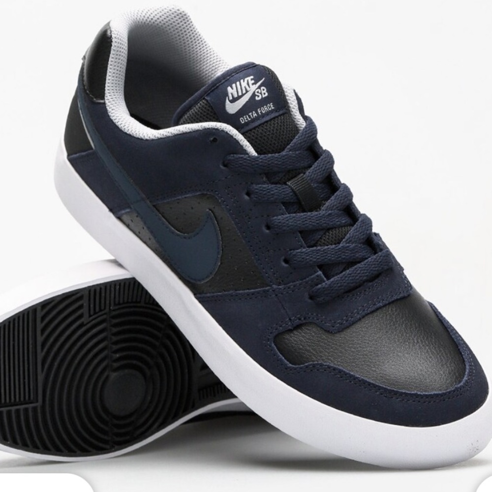 ✅ NIKE SB Delta Force Navy/Black Size 7